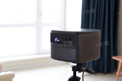 十大家用投影儀排行榜 堅果J10S原色投影，音畫雙絕成首選